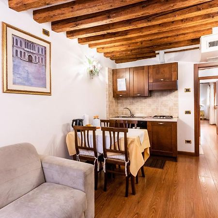 Ca' Pinelli Apartment Venice Luaran gambar