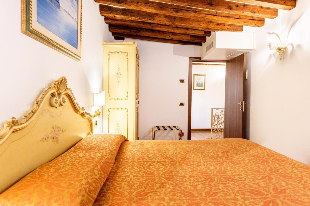 Ca' Pinelli Apartment Venice Luaran gambar