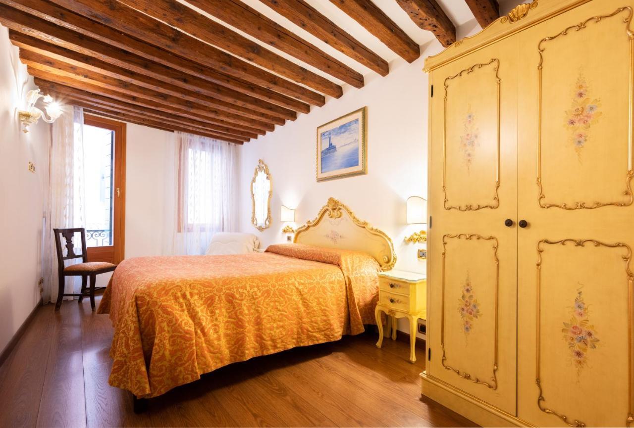Ca' Pinelli Apartment Venice Luaran gambar