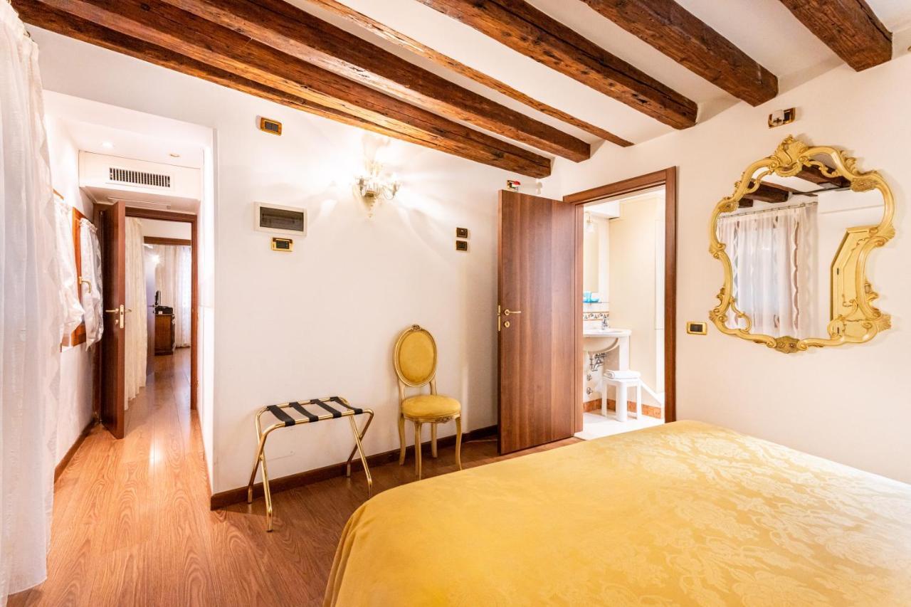 Ca' Pinelli Apartment Venice Luaran gambar