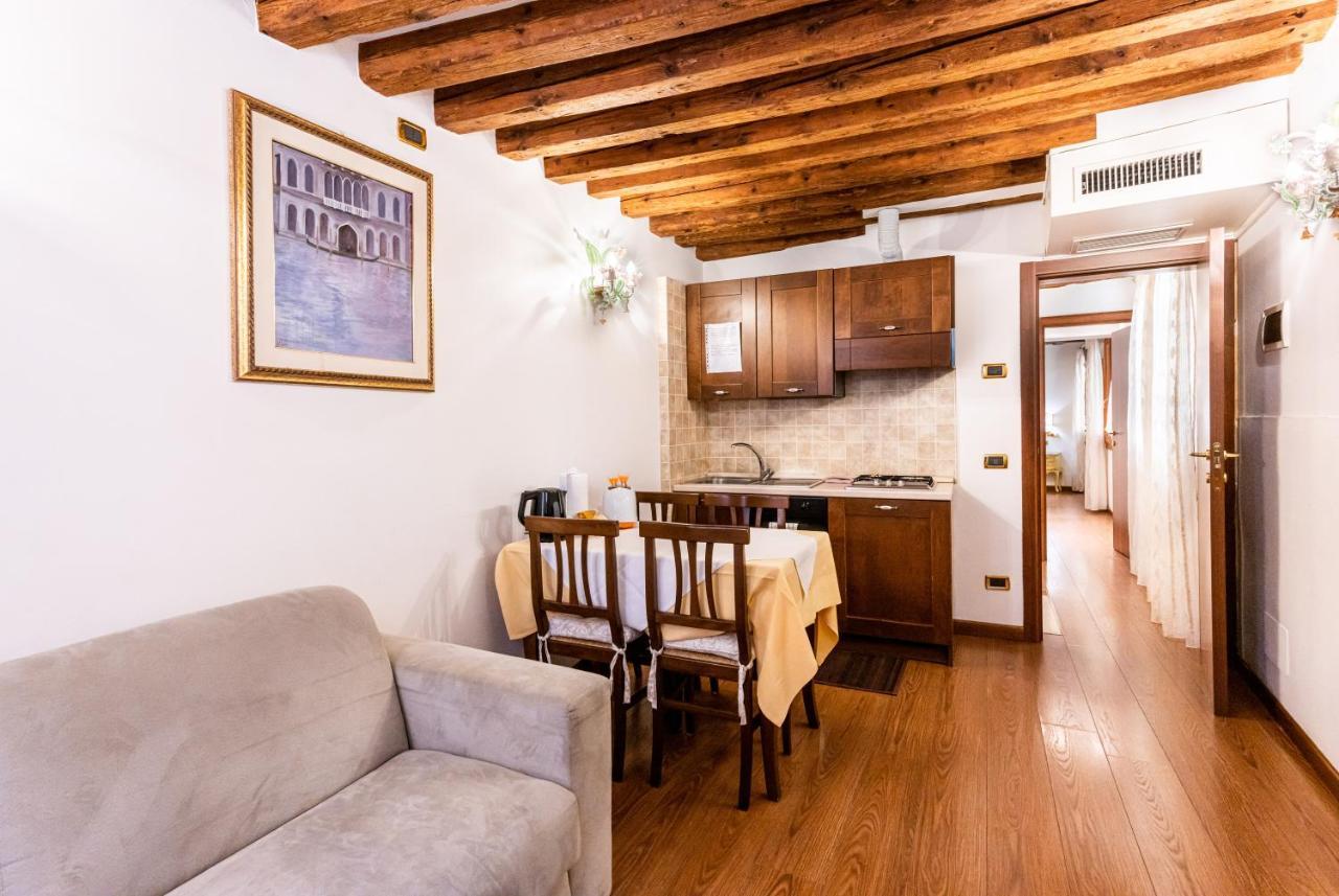 Ca' Pinelli Apartment Venice Luaran gambar