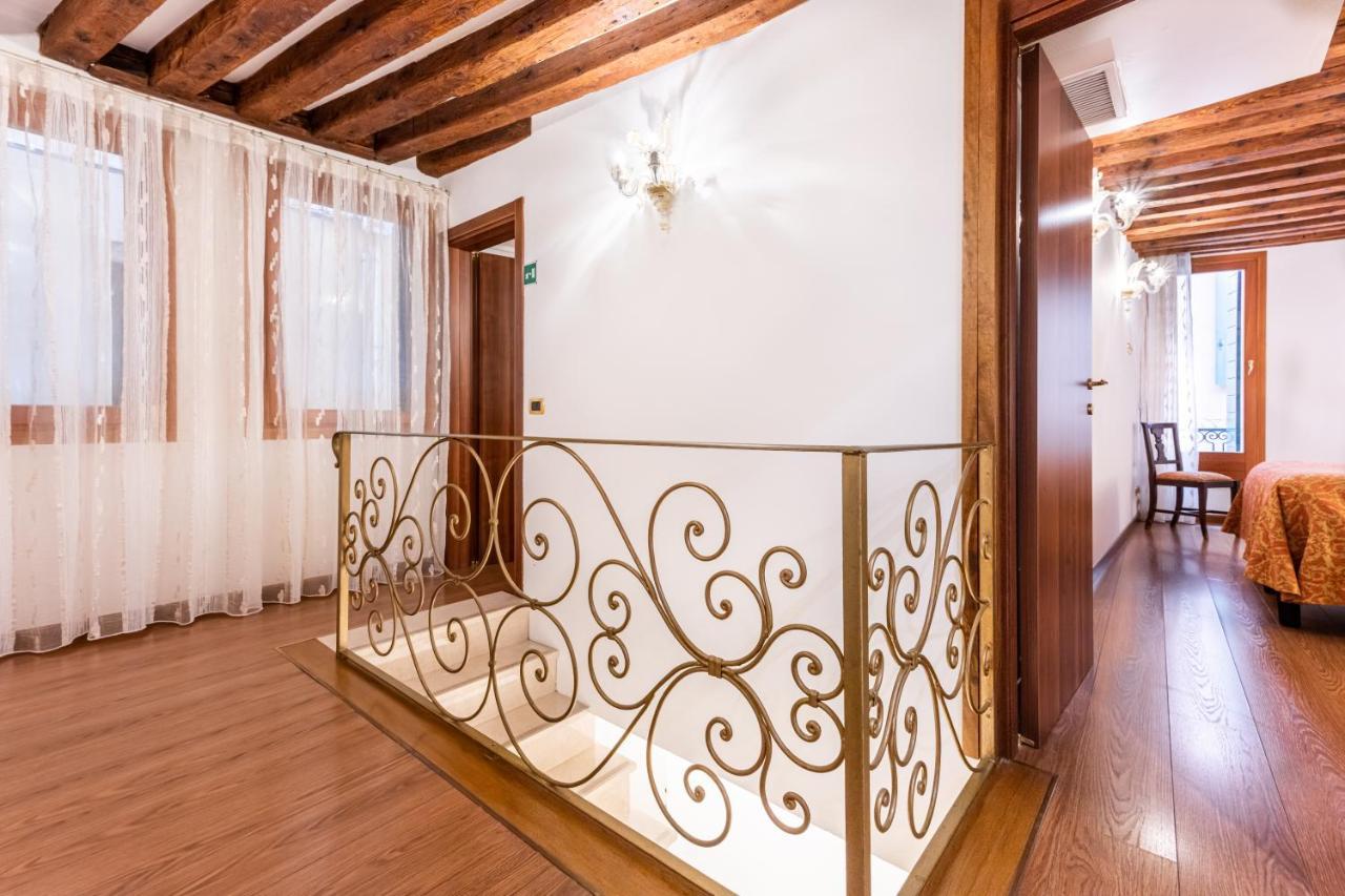 Ca' Pinelli Apartment Venice Luaran gambar
