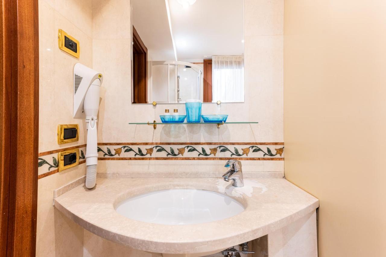 Ca' Pinelli Apartment Venice Luaran gambar